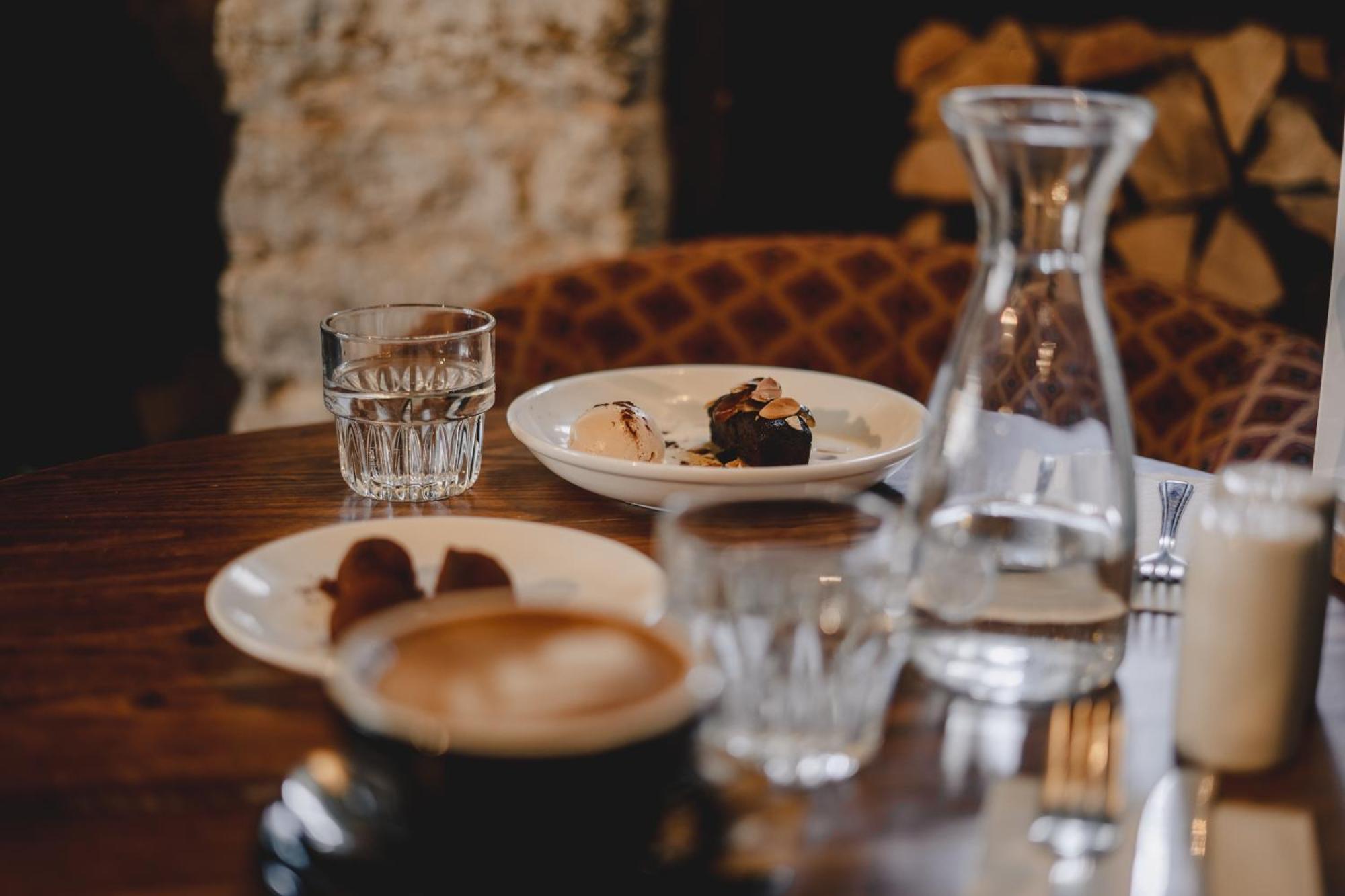 Bridport Arms Hotel Вест-Бей Екстер'єр фото